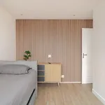 With Amazing View Of Parking Appartement Paris