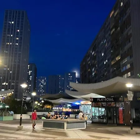 아파트 With Amazing View Of Parking *